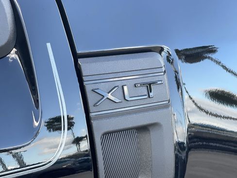 New 2025 Ford Maverick XLT w/ XLT Luxury Package image 9