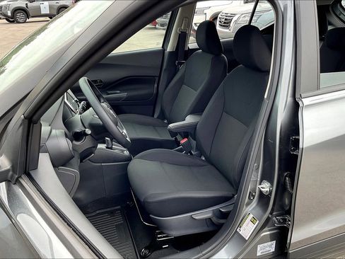 New 2025 Nissan Kicks Play S image 14