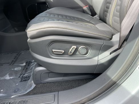 Used 2022 Rivian R1T Adventure AWD/4WD image 14