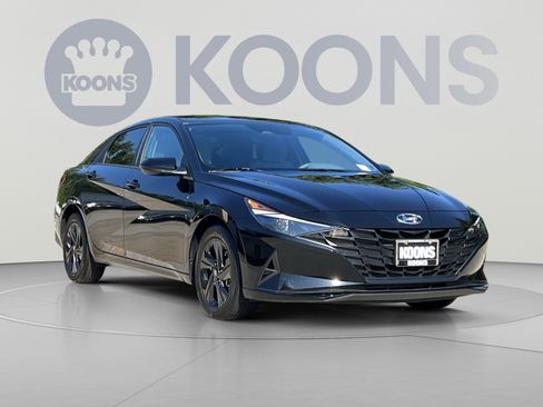 Used 2023 Hyundai Elantra SEL FWD image 10