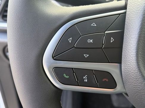 New 2026 Chrysler Pacifica Select image 18