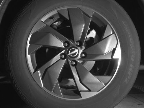 Used 2025 Nissan Rogue SV AWD/4WD image 14