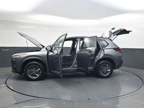 Used 2023 Nissan Rogue S image 36