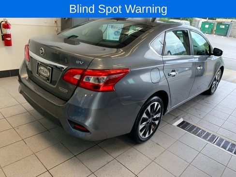 Used 2019 Nissan Sentra SV w/ Special Edition Package FWD image 10