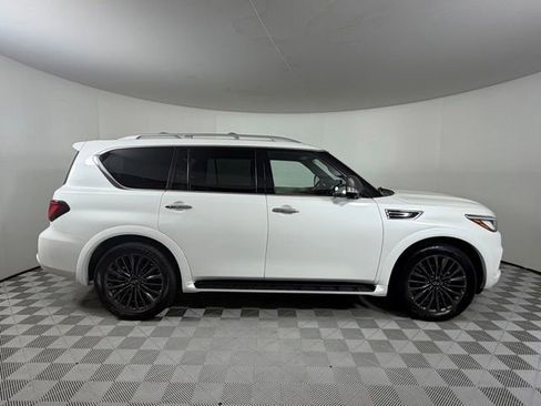 Used 2023 INFINITI QX80 Sensory w/ All-Season Package AWD/4WD image 8