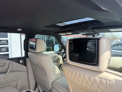 Used 2023 INFINITI QX80 Sensory w/ All-Season Package image 14