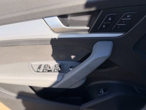 Used 2018 Audi SQ5 Prestige w/ Prestige Package image 20