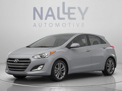 Used 2017 Hyundai Elantra GT FWD image 1