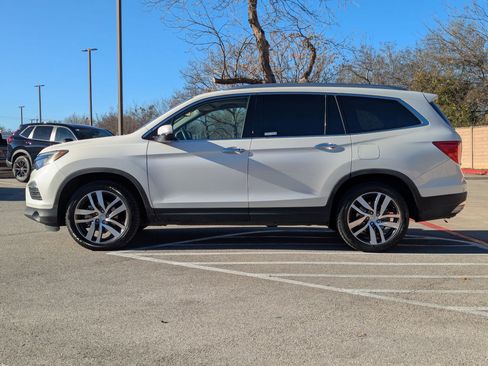Used 2018 Honda Pilot Touring image 7