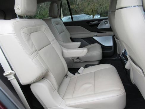 Used 2020 Lincoln Aviator Reserve w/ Equipment Group 201A image 30