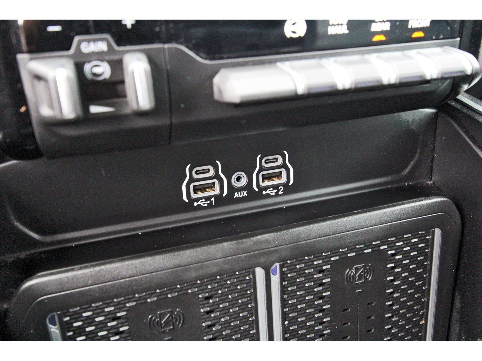 Used 2025 RAM 2500 Laramie w/ Sport Appearance Package AWD/4WD image 30