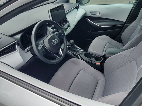 Used 2025 Toyota Corolla SE w/ SE Premium Package FWD image 10