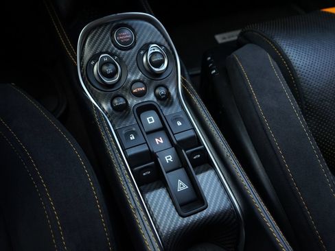 Used 2017 McLaren 570S RWD image 23
