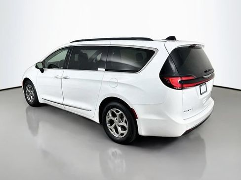 Used 2023 Chrysler Pacifica Limited FWD image 10