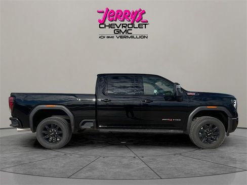 Used 2024 GMC Sierra 2500 AT4 w/ Technology Package image 10