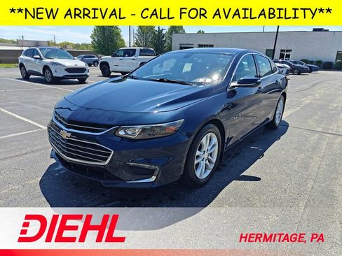 Used 2017 Chevrolet Malibu LT FWD image 1
