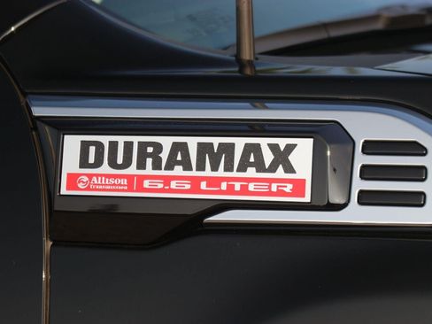 Used 2025 GMC Sierra 2500 Denali w/ Denali Reserve Package AWD/4WD image 11