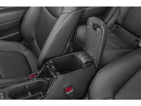 Certified 2024 Toyota Corolla Cross XLE image 14