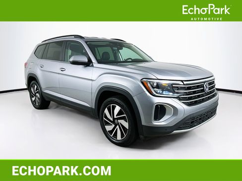 Used 2025 Volkswagen Atlas SE image 1