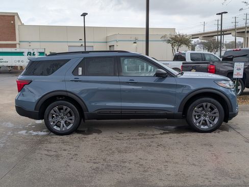 New 2026 Ford Explorer Active image 2