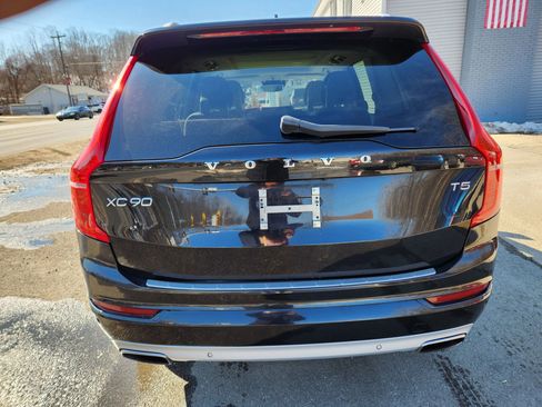 Used 2017 Volvo XC90 T5 Momentum w/ Vision Package image 9