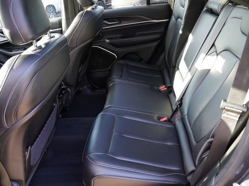 Certified 2026 Jeep Grand Cherokee Limited w/ Limited Altitude Package AWD/4WD image 17