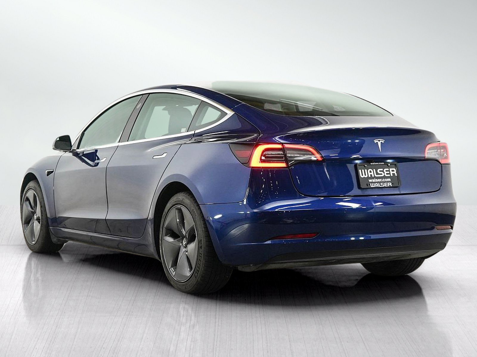 Used 2020 Tesla Model 3 Standard Range RWD image 3