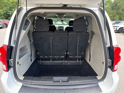 Used 2016 Dodge Grand Caravan SXT w/ Rear Park Assist Package FWD image 28
