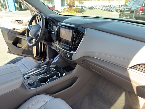 Used 2020 Chevrolet Traverse LT w/ LT Premium Package image 35