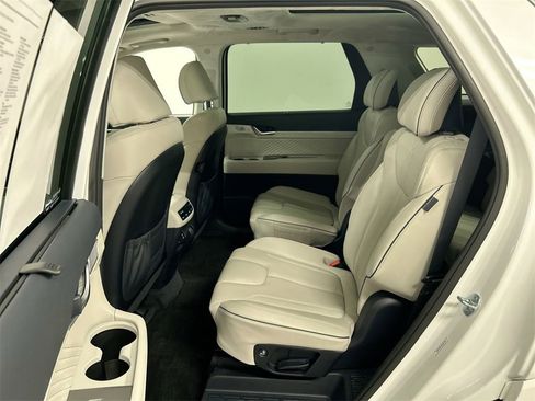 Used 2024 Hyundai Palisade Calligraphy image 21