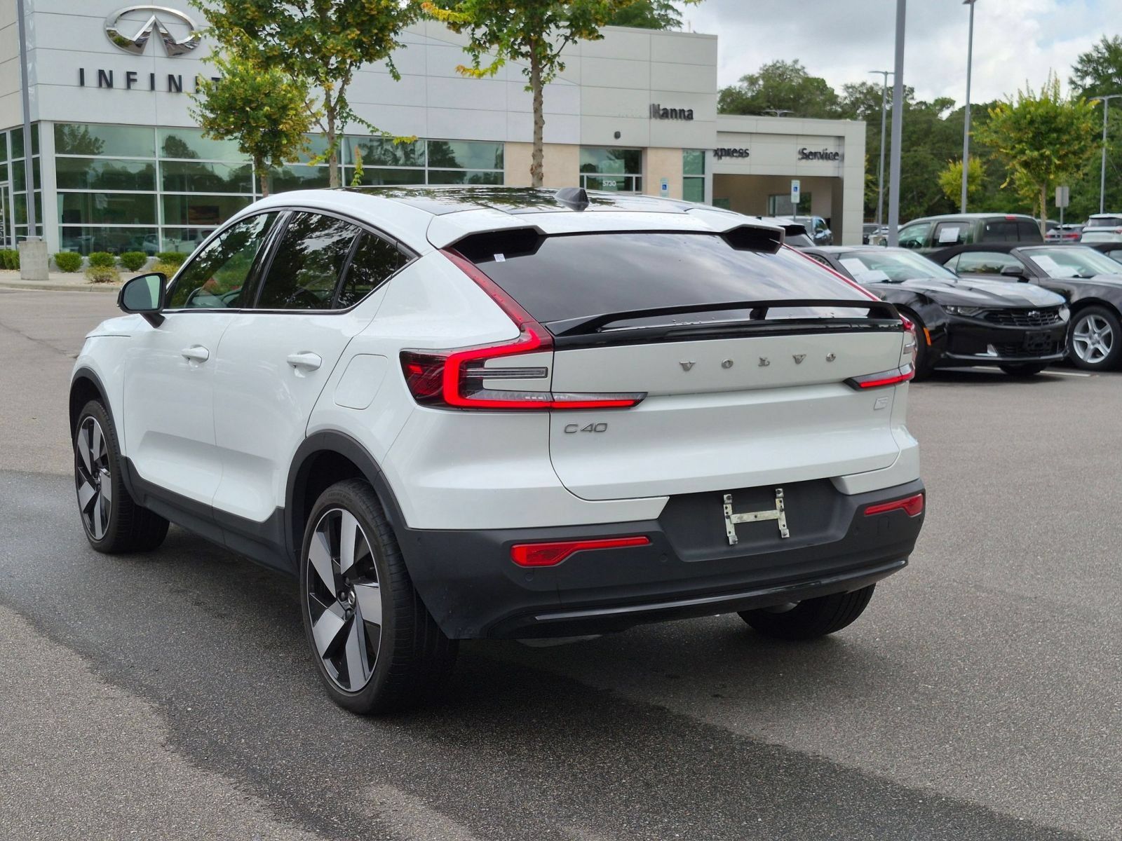 Used 2023 Volvo C40 P8 Recharge Ultimate w/ Protection Package Premier AWD/4WD image 5
