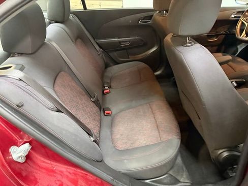 Used 2020 Chevrolet Sonic LT w/ Convenience Package image 38