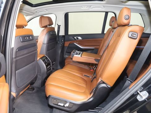 Used 2022 BMW X7 xDrive40i w/ Premium Package AWD/4WD image 54