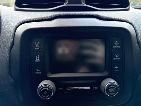 Used 2019 Jeep Renegade Sport w/ Sport Appearance Group FWD image 22