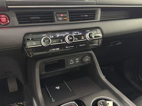 Used 2025 Honda Pilot Touring image 23