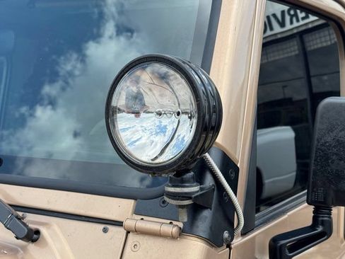 Used 2000 Jeep Wrangler Sahara AWD/4WD image 40