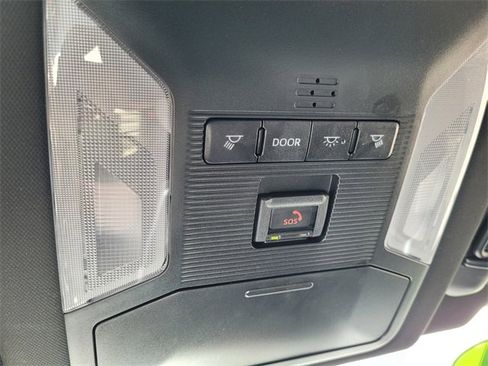 Used 2024 Toyota RAV4 SE image 33