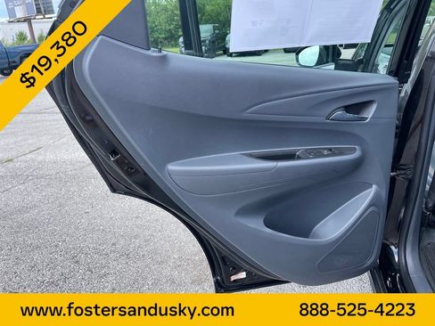 Used 2021 Chevrolet Bolt Premier w/ Infotainment Package FWD image 16