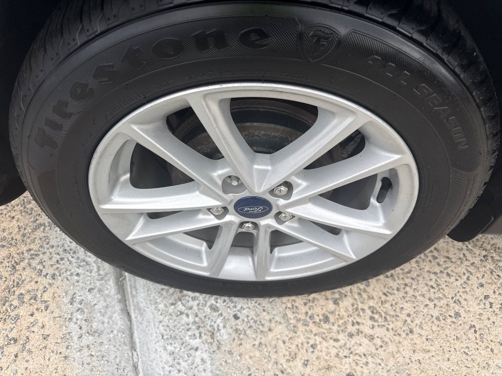 Used 2017 Ford Focus SE FWD image 9