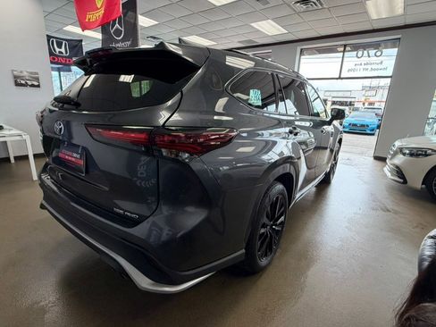 Used 2025 Toyota Highlander XSE AWD/4WD image 13