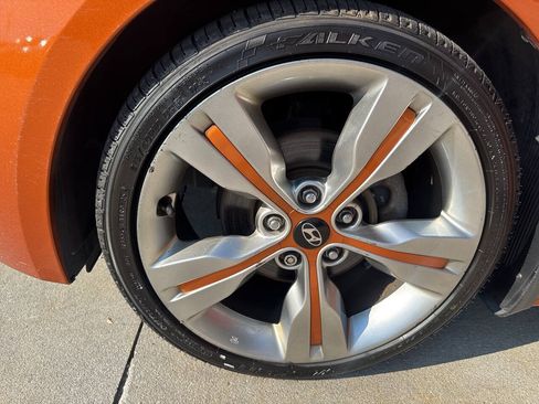 Used 2012 Hyundai Veloster w/ Style Pkg FWD image 25
