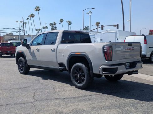 New 2026 GMC Sierra 2500 AT4 w/ AT4 Premium Plus Package AWD/4WD image 8