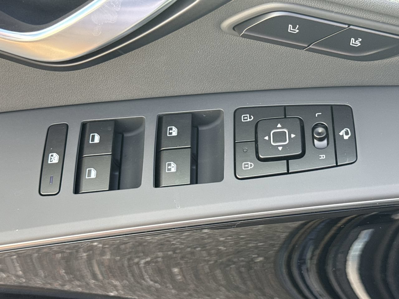 New 2026 Kia Niro FWD image 15