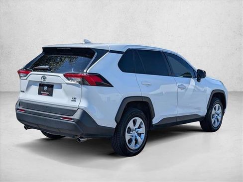 Used 2022 Toyota RAV4 LE AWD/4WD image 5