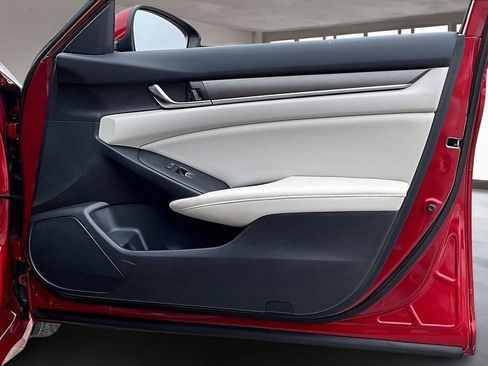 Used 2018 Honda Accord LX image 27