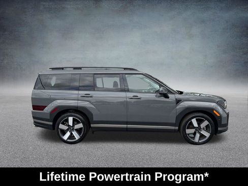 Used 2025 Hyundai Santa Fe Limited FWD image 7