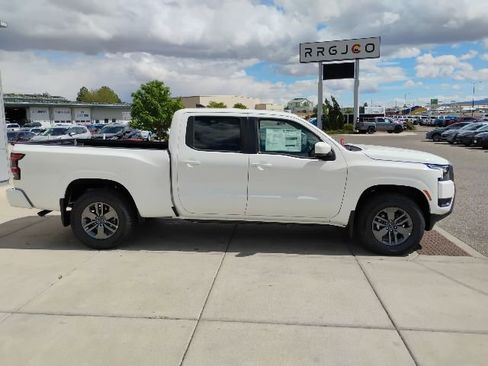 New 2026 Nissan Frontier SV AWD/4WD image 4
