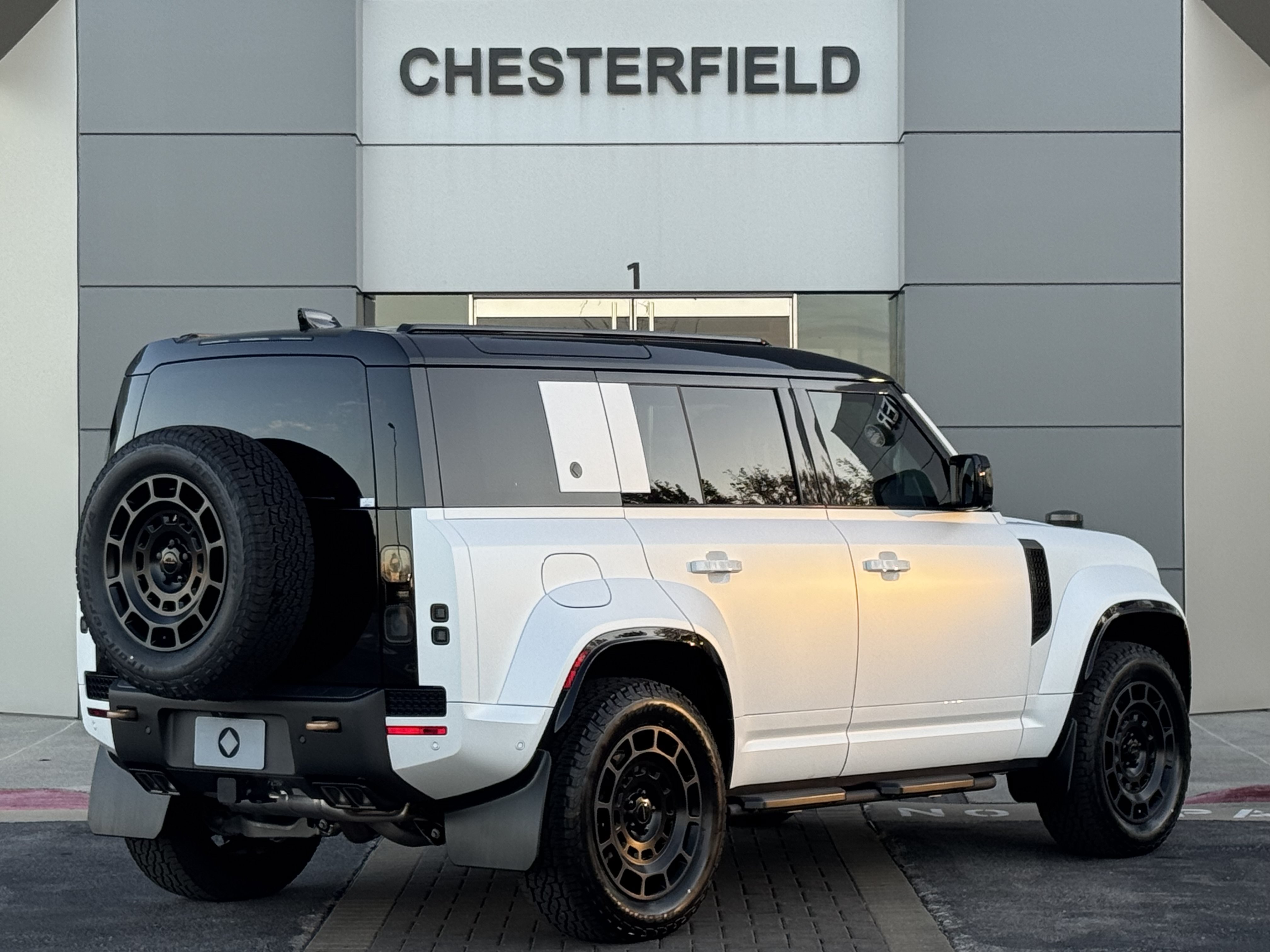 New 2026 Land Rover Defender 110 OCTA AWD/4WD image 2