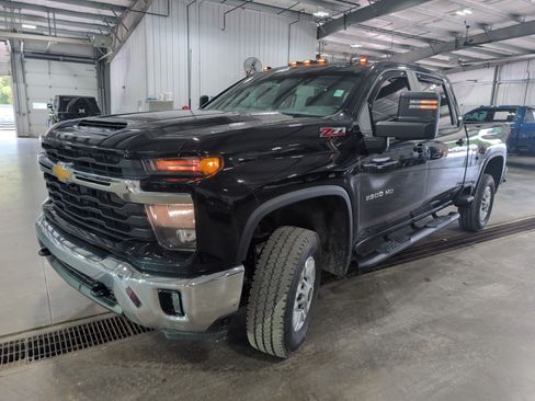 Used 2024 Chevrolet Silverado 2500 LT w/ All Star Edition AWD/4WD image 6