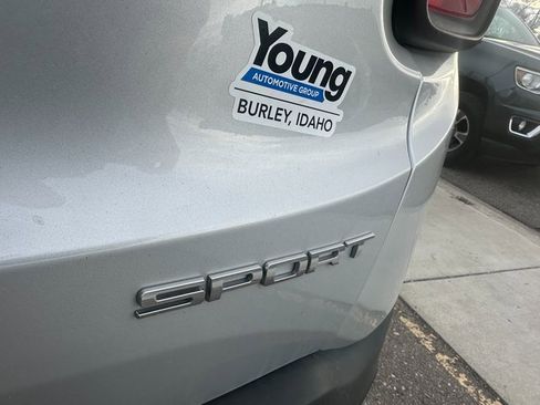 Used 2021 Jeep Renegade Sport image 19